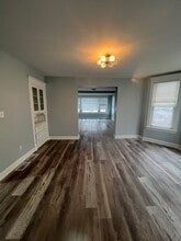 Building Photo - 218 S 14th Ave