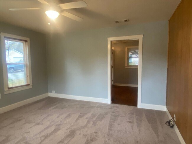Foto del edificio - 2 BEDROOM NEAR I-35 FOR A QUICK COMMUTE