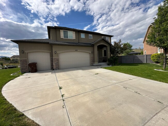 Building Photo - Single Family Home on Ranches Golf Course ...