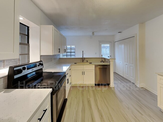 Foto del edificio - 1699 Eastbrook Blvd