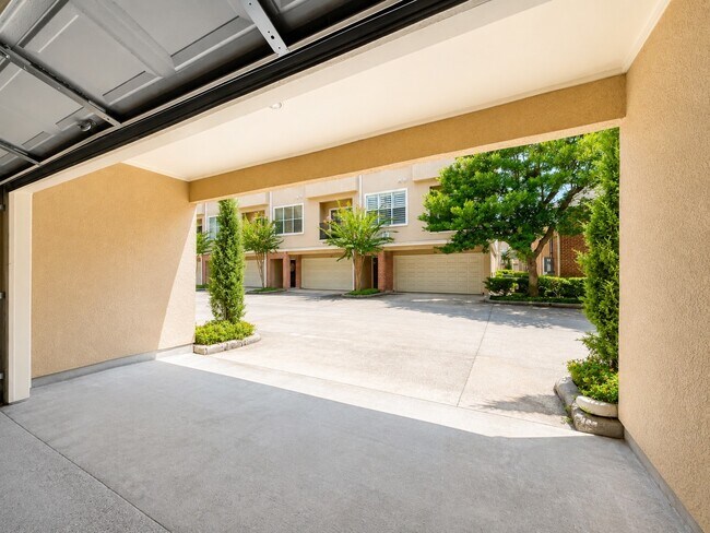 Building Photo - 12707 Boheme Dr