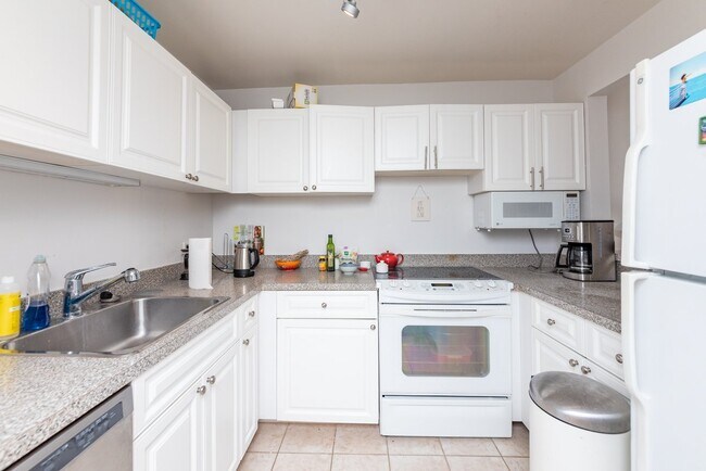 Building Photo - 3660 North Lake Shore Drive Apt #804, Chic...