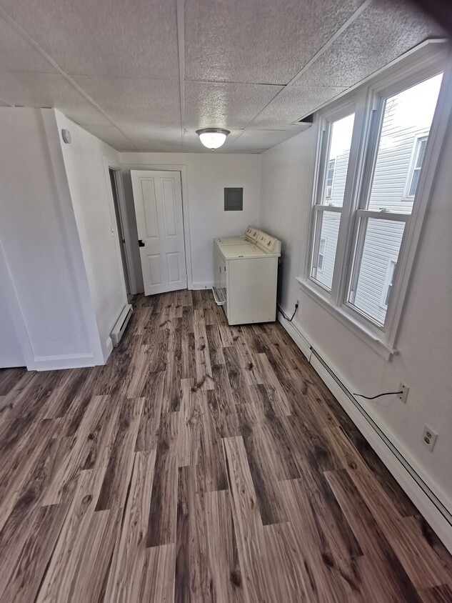 Primary Photo - 20 N Pine St