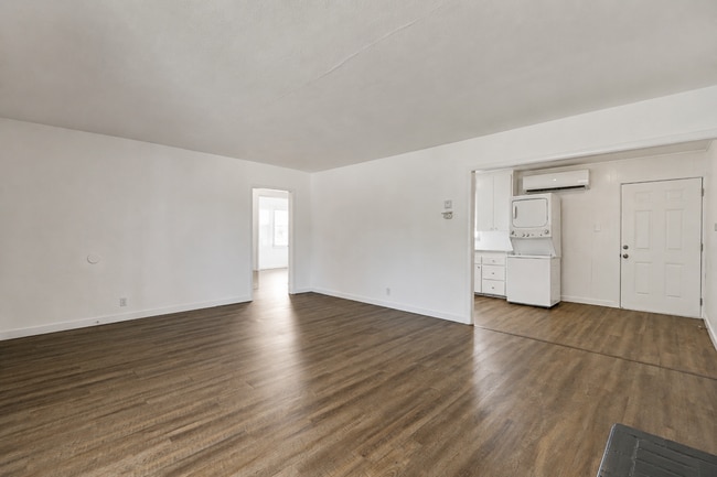 Building Photo - 15628 Esther St