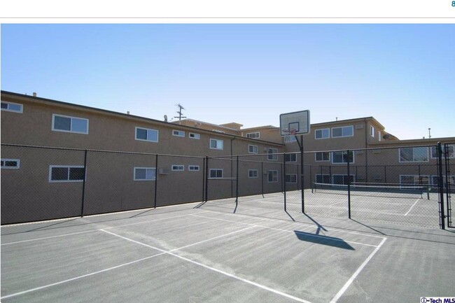Building Photo - 3220 Altura Ave