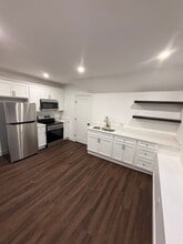 Building Photo - 285 Genesee St