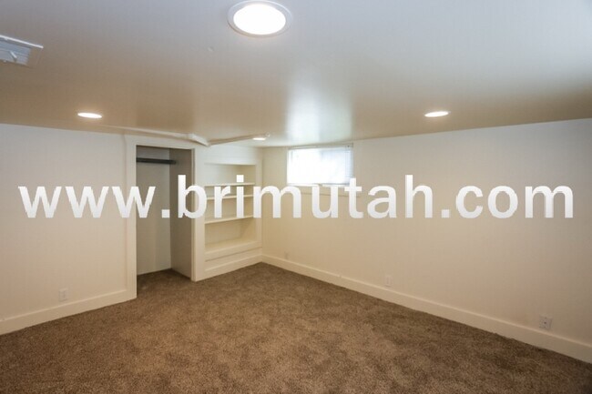 Building Photo - 462 S 1100 E