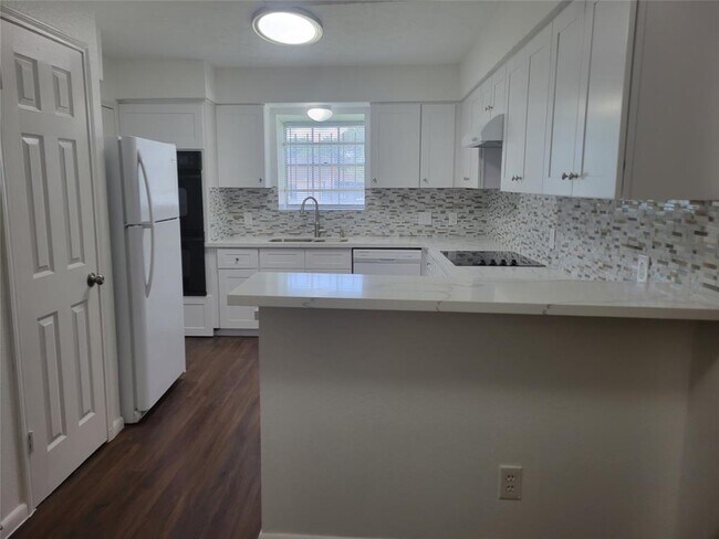 Foto del edificio - 12214 Sela Ln