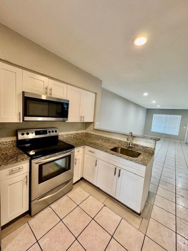 Foto del edificio - 260 SW 8th Ave
