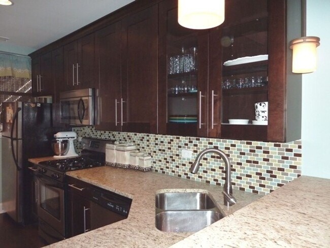 Foto del edificio - 2 Bedroom Condo in Oak Park