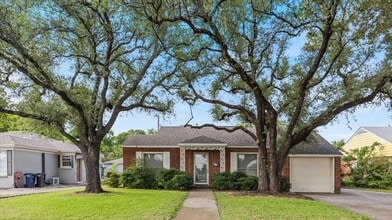 Building Photo - 6321 Calmont Ave