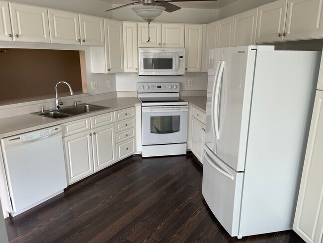 Kitchen - View#2 - 206 Kimary Ct