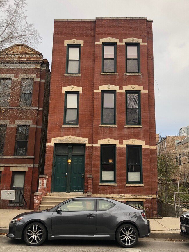 Foto del edificio - 1613 N Winchester Ave