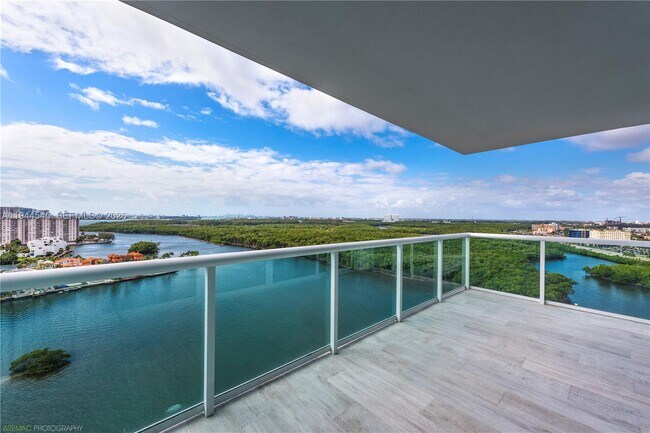 Building Photo - 400 Sunny Isles Blvd