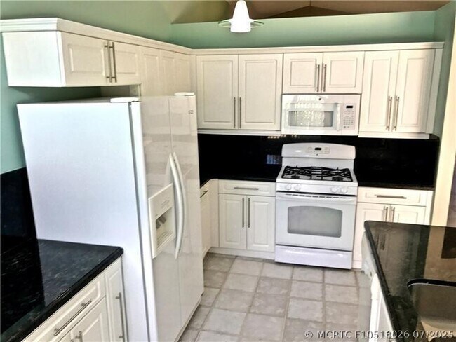 Building Photo - 9821 Red Heart Ln