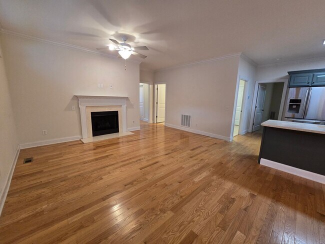 Foto del edificio - NEW LISTING!!!!!