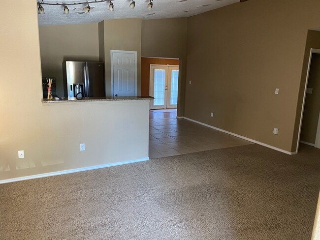 Building Photo - 1952 Mesa Grande Loop NE