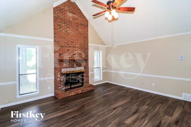 Foto del edificio - 970 Hawkview Dr