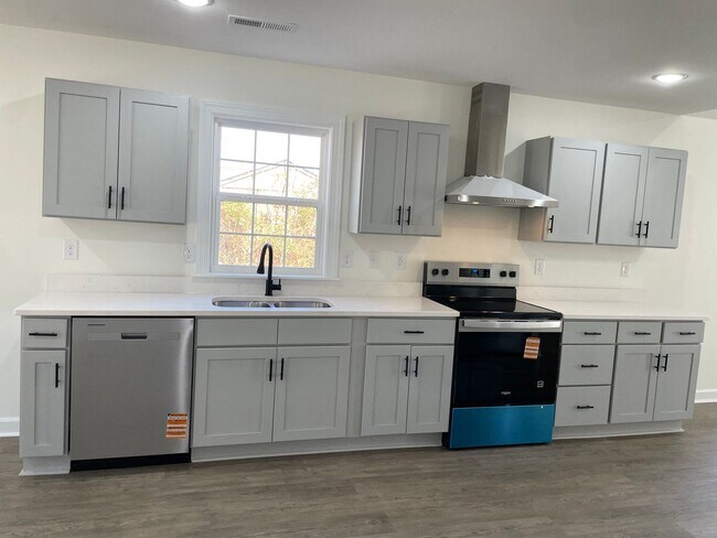 Foto del edificio - 3 BED, 2 BATH NEWLY CONSTRUCTED HOME