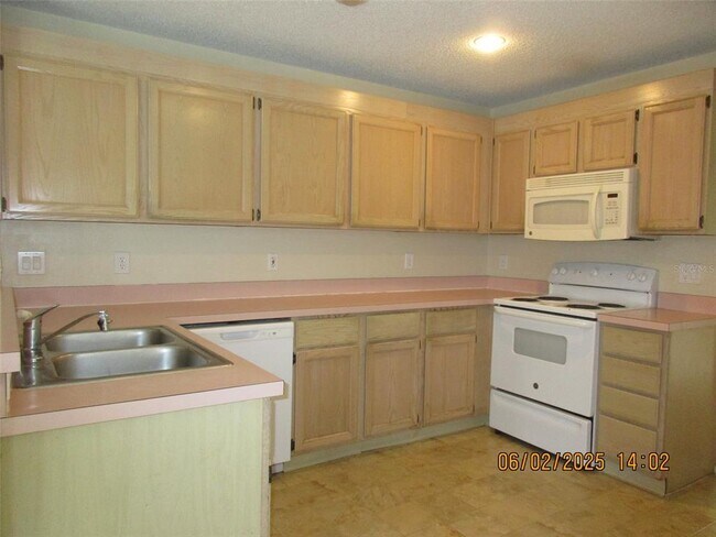 Building Photo - 14402 Huntingfield Dr