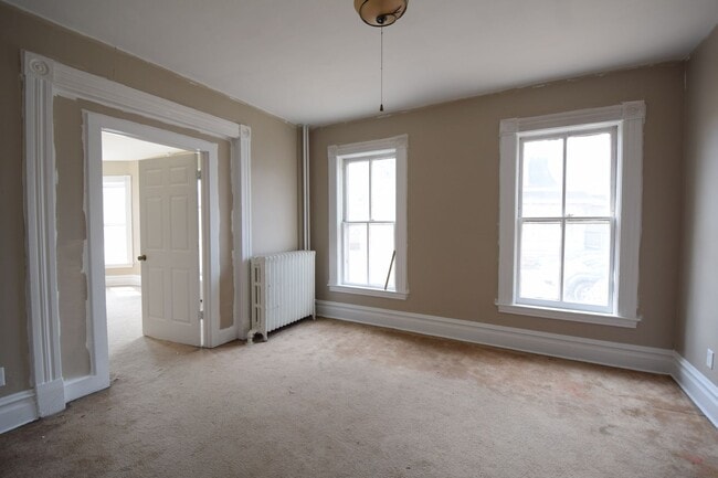 Building Photo - 1616 S Riverfront Dr