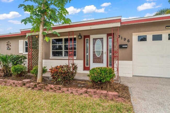 Foto del edificio - 3196 70th Ln N