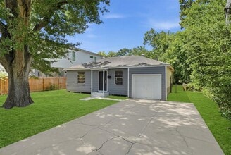 Building Photo - 5326 Wenda St