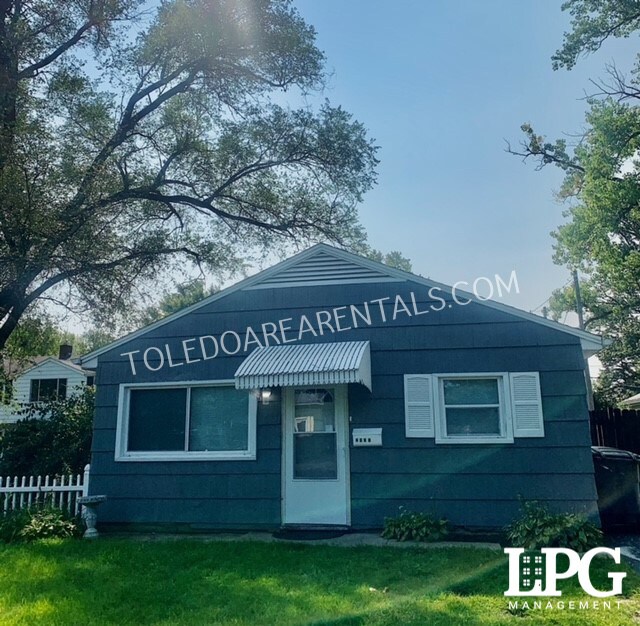 Primary Photo - 2037 Newport Ave