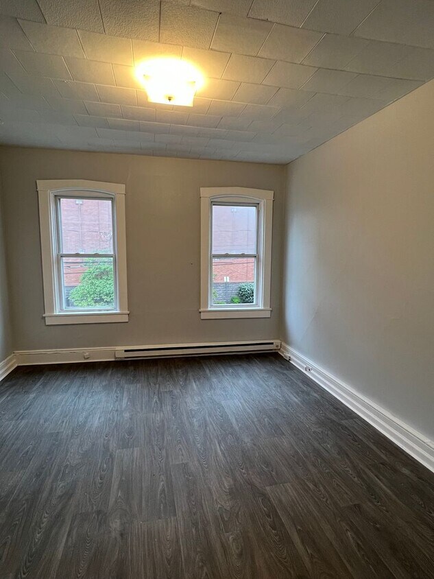 Foto principal - 635 Manor St
