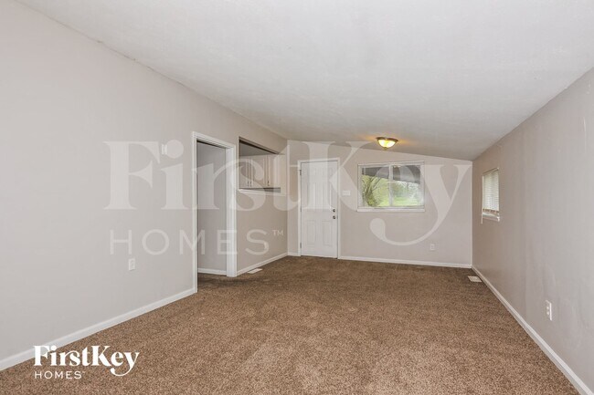 Building Photo - 2490 Flamingo Dr
