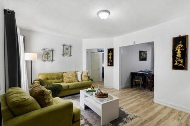 Building Photo - 680 SW 7th Ave