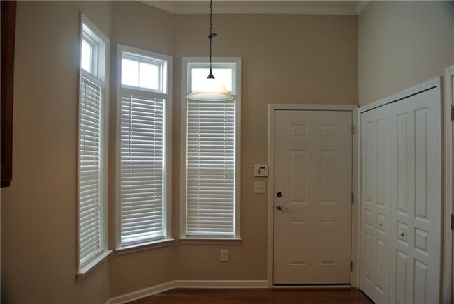 Building Photo - 6412 Rockpoint Ln