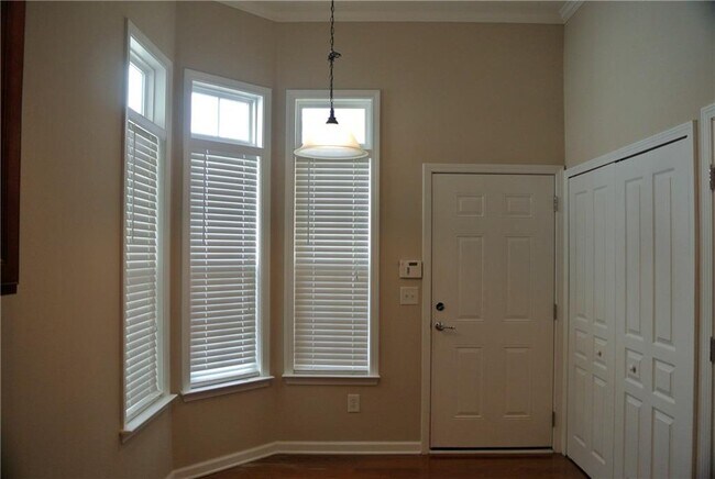 Foto del edificio - 6412 Rockpoint Ln