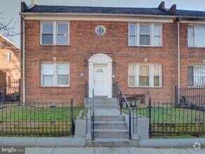 Building Photo - 351 Parkland Pl SE