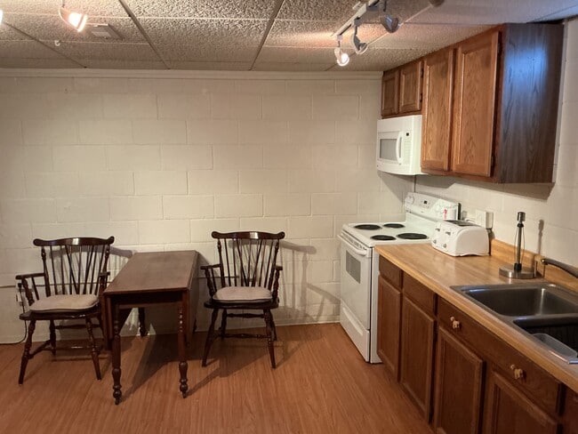 Building Photo - 5923 Angling Rd