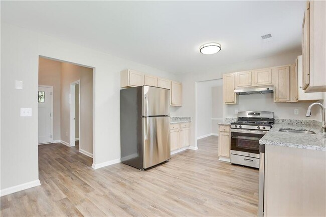 Foto del edificio - 2185 Hidden Creek Dr