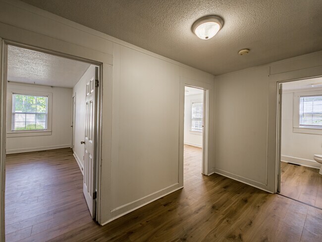 Foto del edificio - 1608 Central Ave