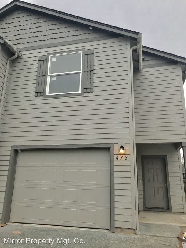 Foto principal - 3 br, 2.5 bath House - 473 S. 8th St