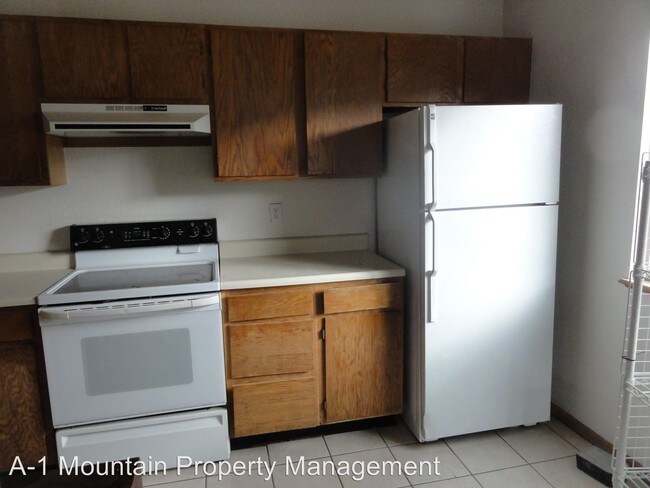 Building Photo - 3 br, 1.5 bath House - 1885 Swearinger Dr.