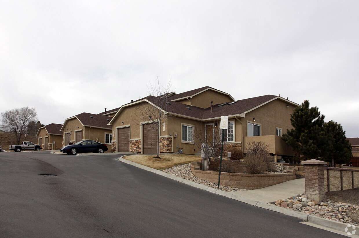 Building Photo - Sundial Townhomes
