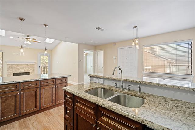 Foto del edificio - 5616 Preston Oaks Rd