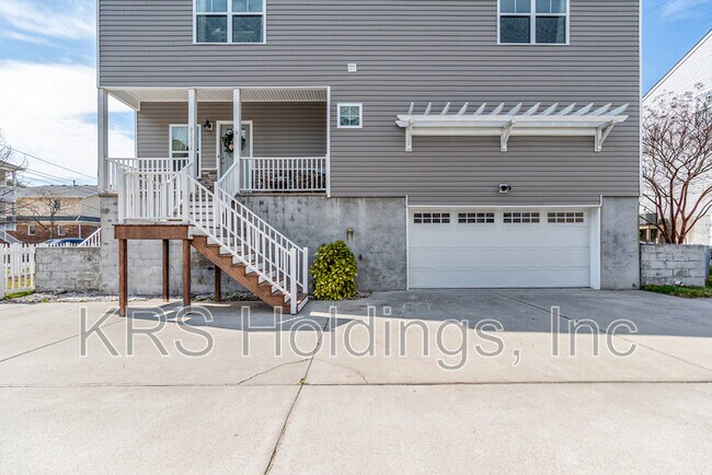 Building Photo - 9553 14th Bay