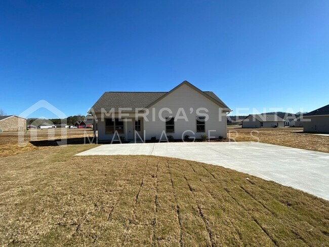 Foto del edificio - Home for Rent in Talladega, View with 48 H...