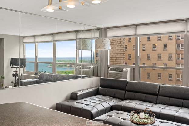 Foto principal - 3950 N Lake Shore Dr