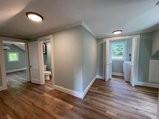 Building Photo - Cape Cod Style Housing in Pendleton!