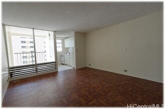 Building Photo - 747 Amana St