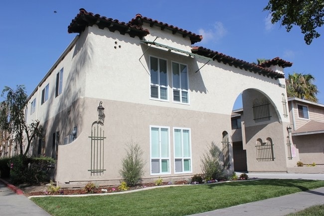 Casa Royale - .h16113