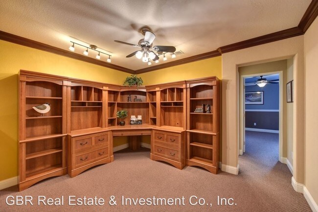 Building Photo - 5 br, 4 bath House - 585 Borges Court