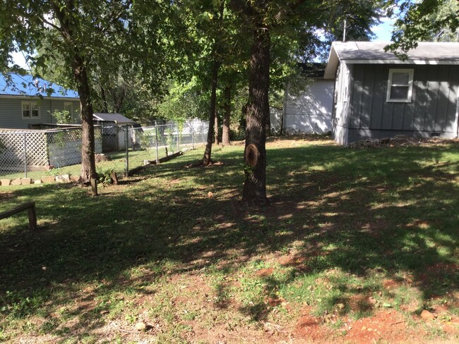 Building Photo - Two Bed House in Stockton, MO!  This house...