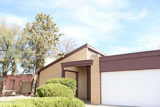 Building Photo - 1113 Plaza Azul